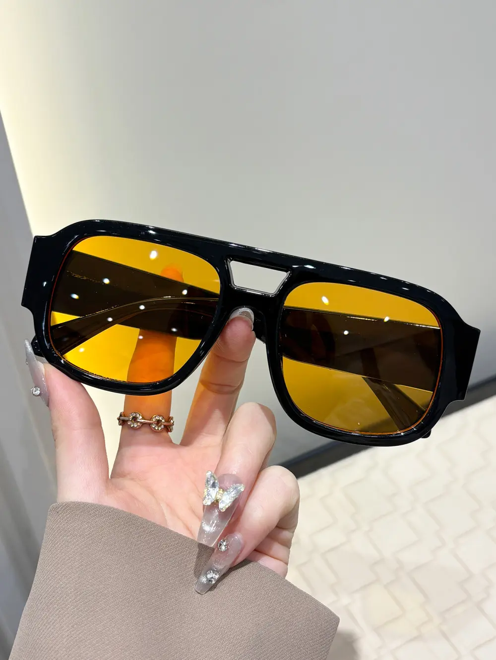 Cuadrados montura en negro cristal amarillo