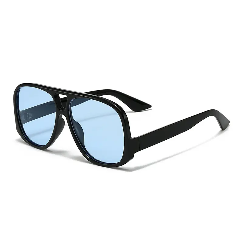 Cuadrados oversize negro con cristal azul