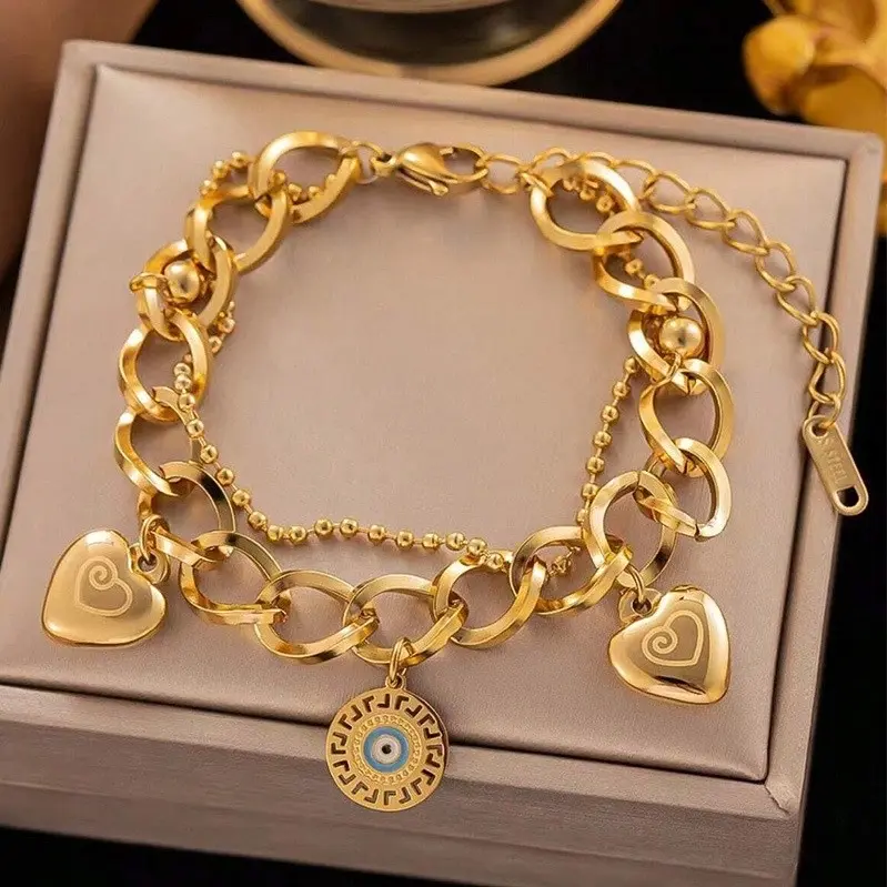 Multidijes de ojo rico y corazones