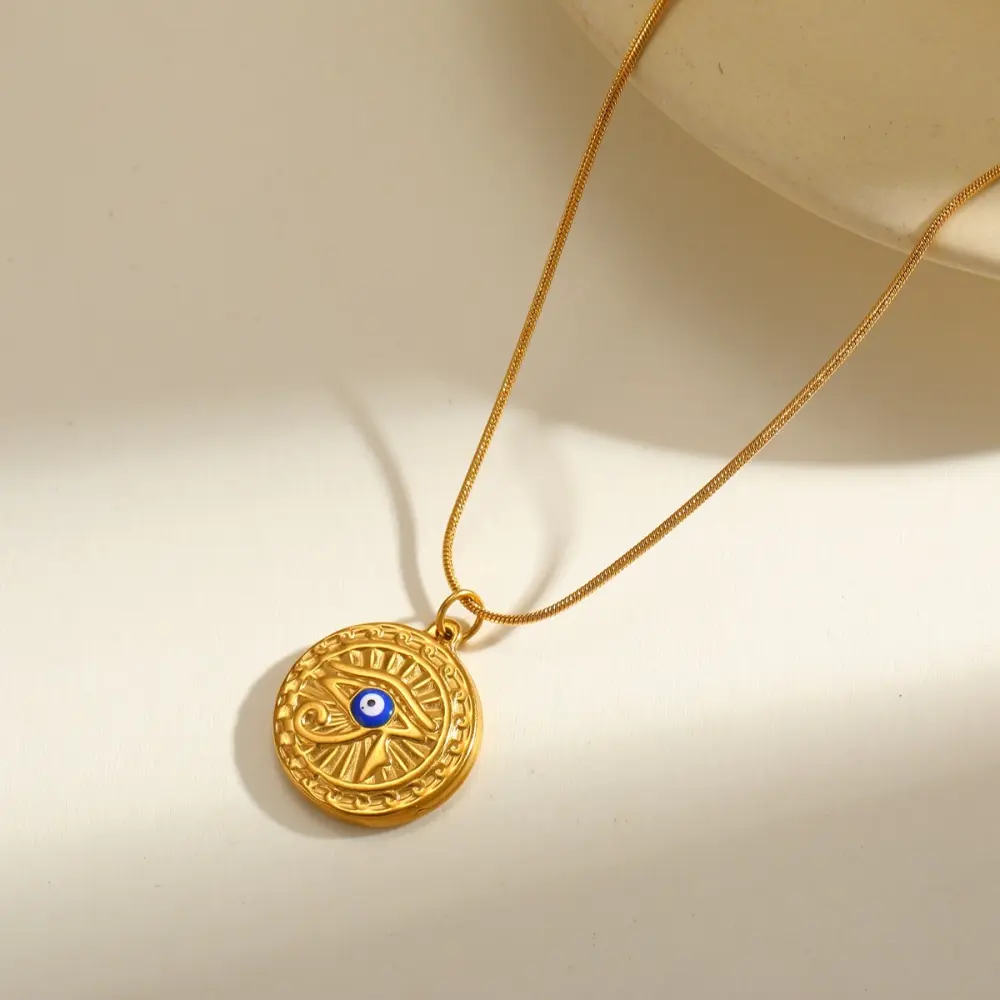 Medalla con ojo turco