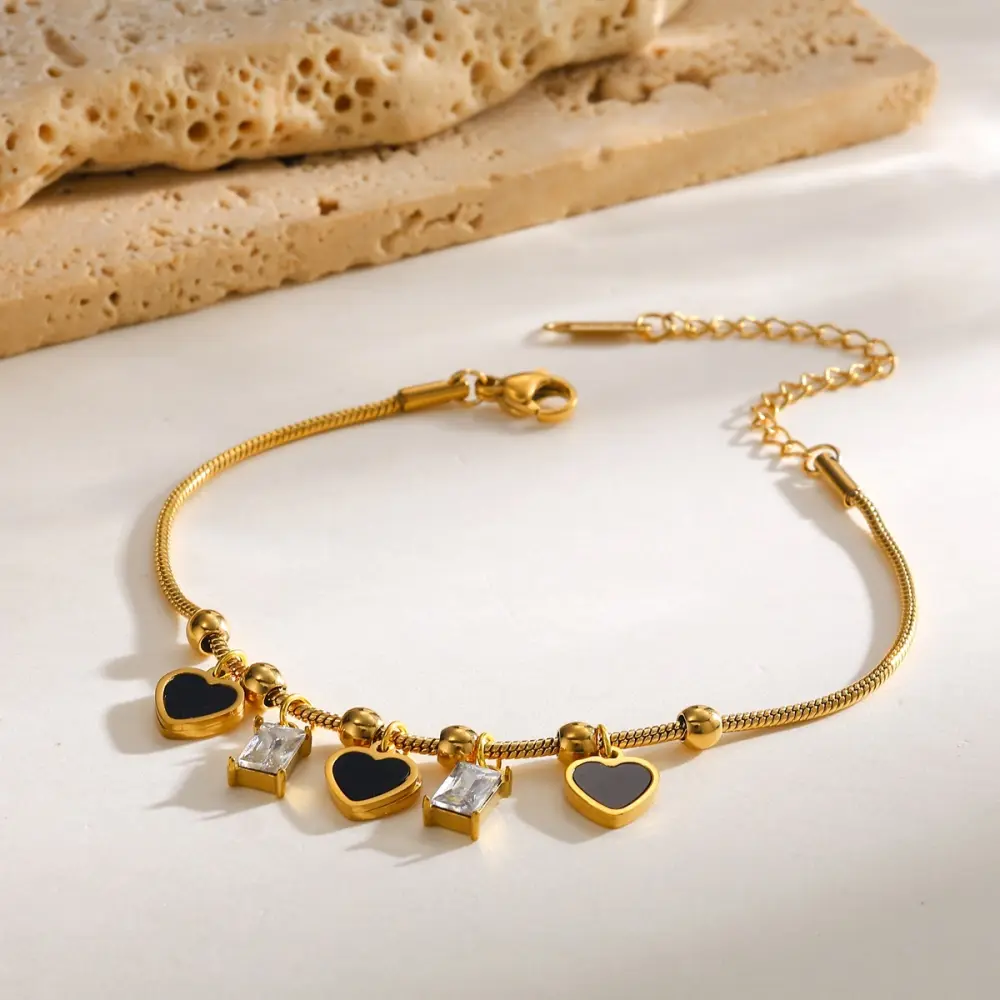 Corazones negro y cristales