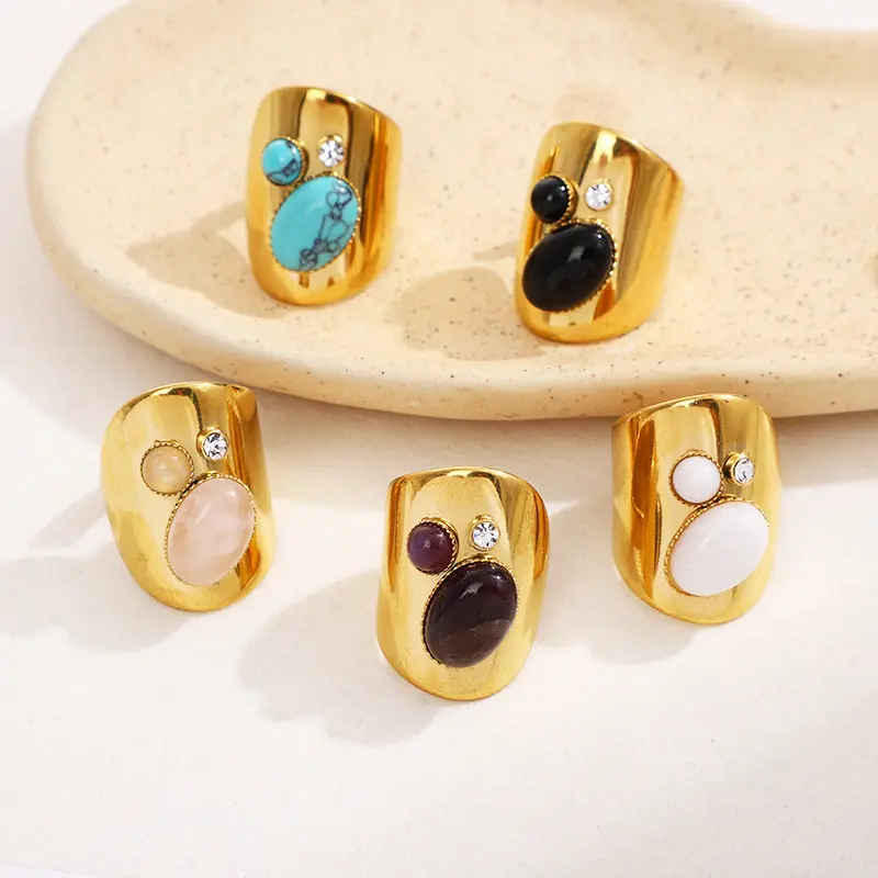 Acero con piedras de colores