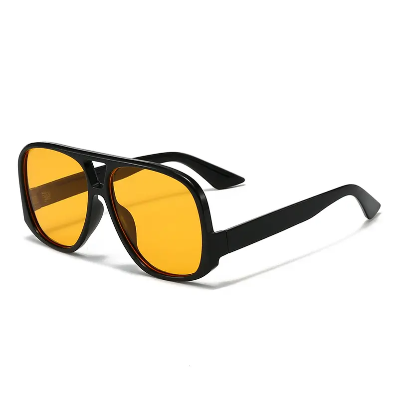 Cuadrados oversize negro con cristal amarillo
