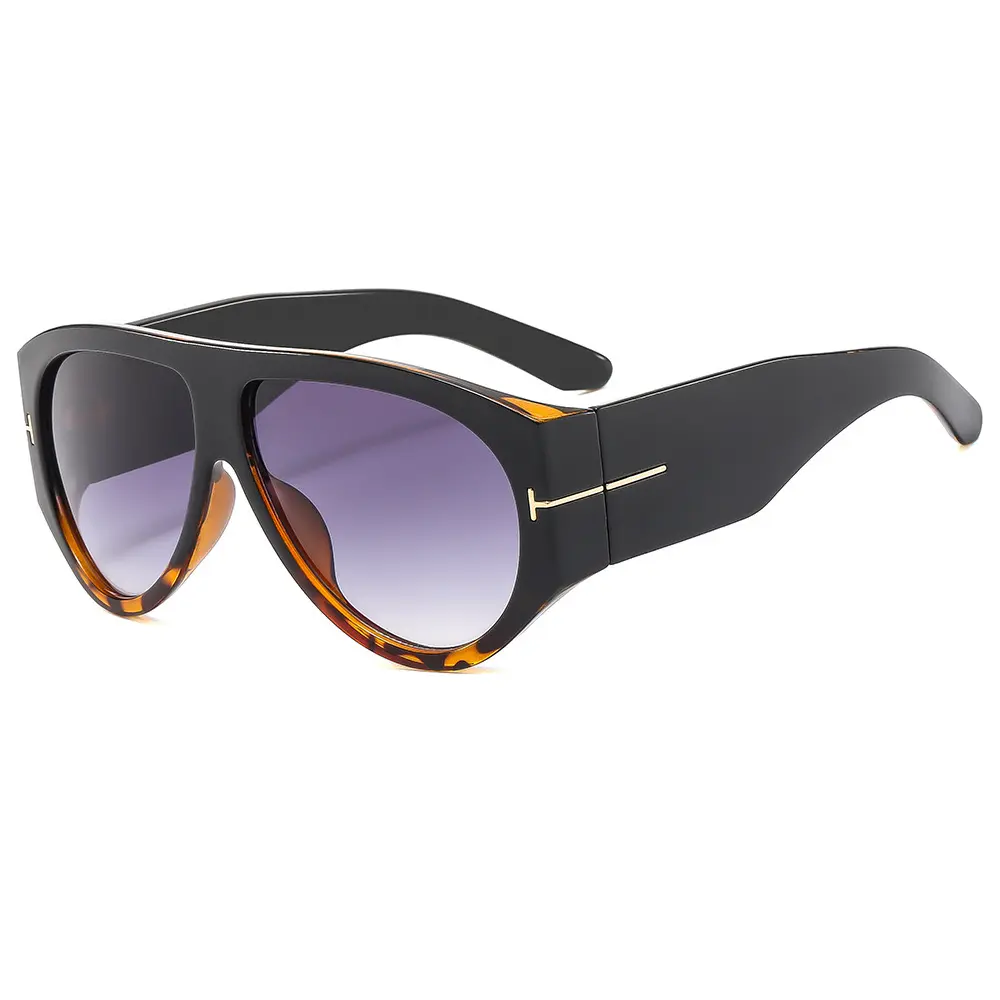 Tom Ford Bronson negro con Carey