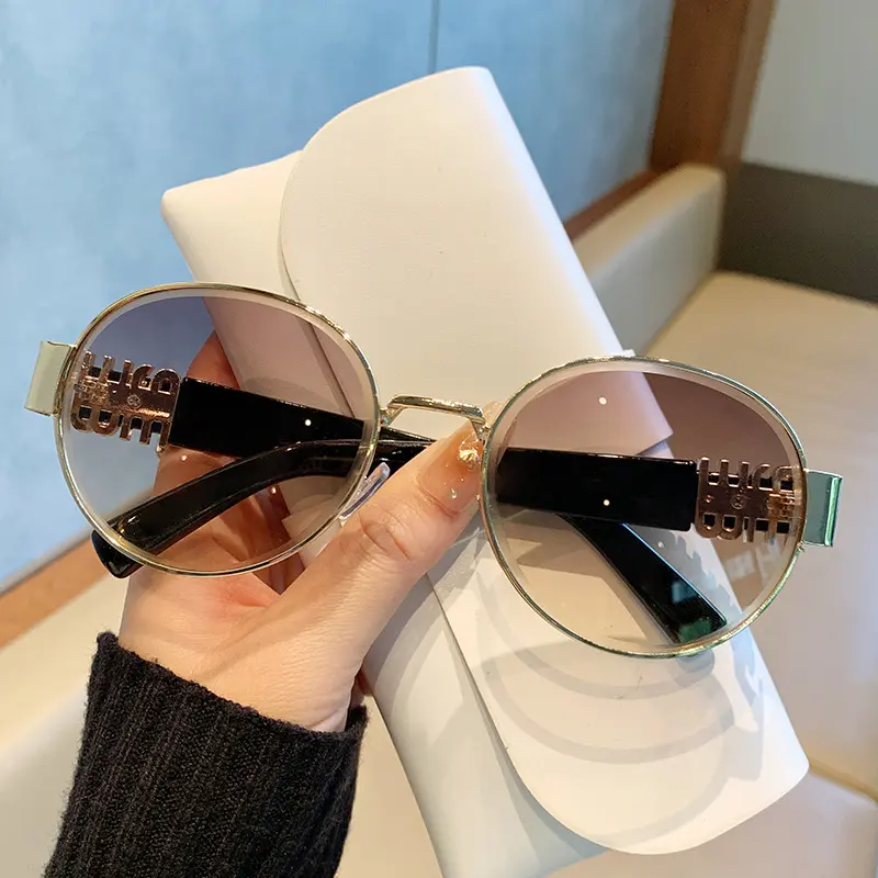 Miu miu redondos superio gris