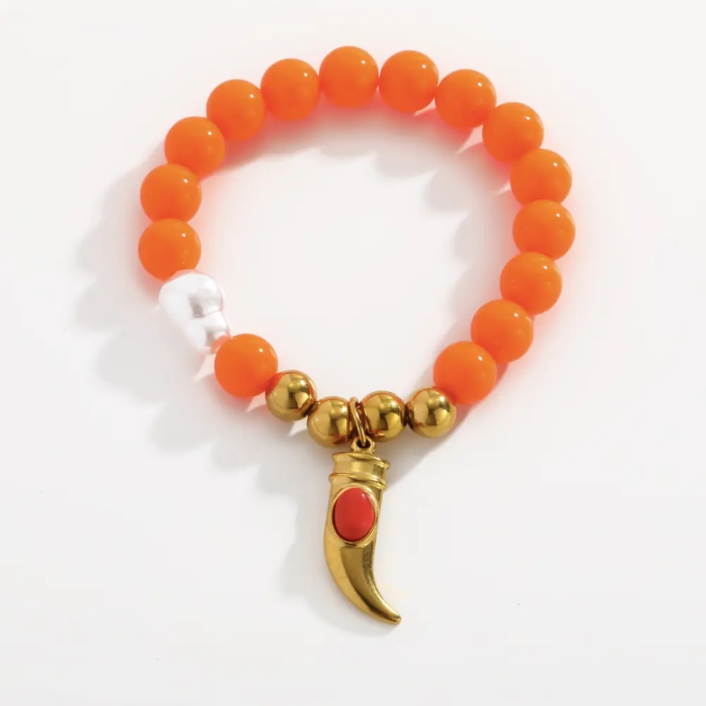 Colmillo naranja
